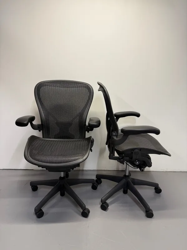 Herman Miller Aeron Chair Size A